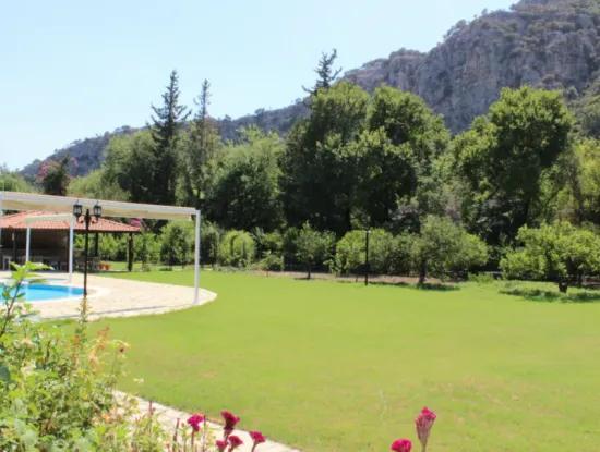 Dalyan Villa Urlaubsfotos. Villa Urlaub Mit Pool Am Fluss Dalyan.