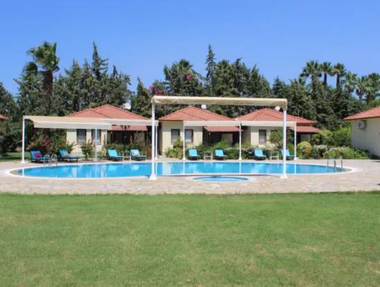 Dalyan Villa Candurmaz. Villen Mit Großen Pools Am Fluss Dalyan.