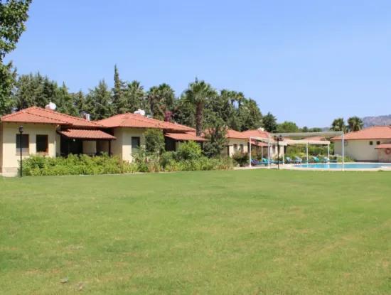 Dalyan Villa Candurmaz. Dalyan Nehri Kenarında Büyük Havuzlu Villalar.