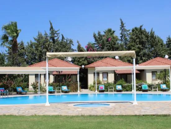 Dalyan Villa Candurmaz. Dalyan Nehri Kenarında Büyük Havuzlu Villalar.