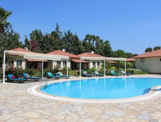Dalyan Villa Candurmaz. Dalyan Nehri Kenarında Büyük Havuzlu Villalar.