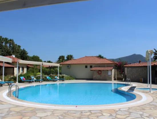 Dalyan Villa Candurmaz. Dalyan Nehri Kenarında Büyük Havuzlu Villalar.