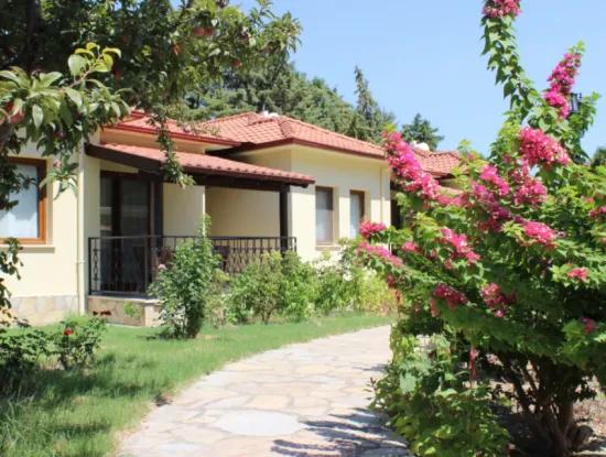 Dalyan Villa Candurmaz. Dalyan Nehri Kenarında Büyük Havuzlu Villalar.