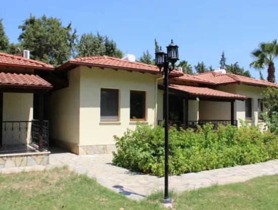 Dalyan Villa Candurmaz. Dalyan Nehri Kenarında Büyük Havuzlu Villalar.