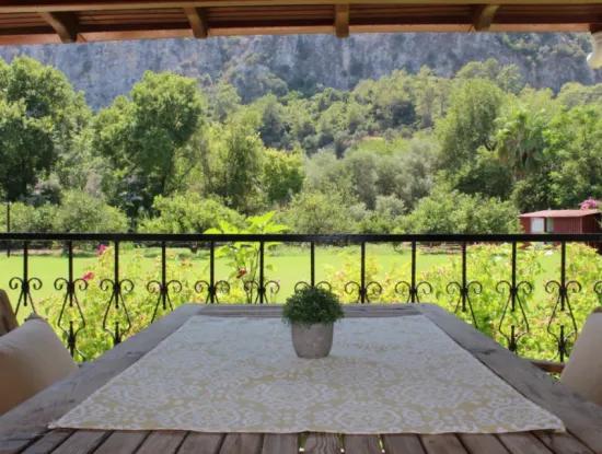 Dalyan Villa Candurmaz. Dalyan Nehri Kenarında Büyük Havuzlu Villalar.
