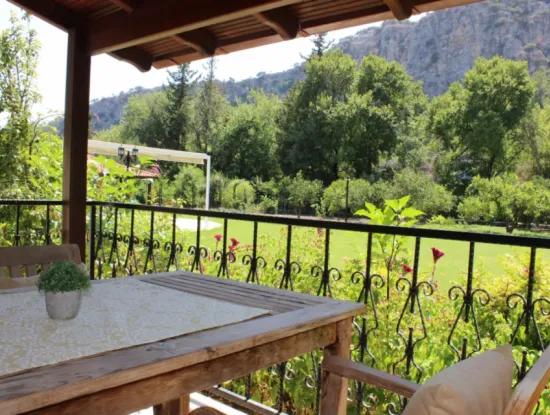 Dalyan Villa Candurmaz. Dalyan Nehri Kenarında Büyük Havuzlu Villalar.