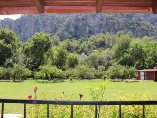 Dalyan Villa Candurmaz. Dalyan Nehri Kenarında Büyük Havuzlu Villalar.