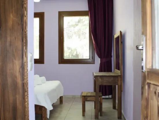 Dalyan Villa Candurmaz. Dalyan Nehri Kenarında Büyük Havuzlu Villalar.