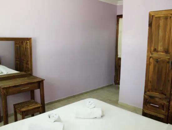 Dalyan Villa Candurmaz. Dalyan Nehri Kenarında Büyük Havuzlu Villalar.