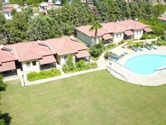 Dalyan Villa Candurmaz. Dalyan Nehri Kenarında Büyük Havuzlu Villalar.